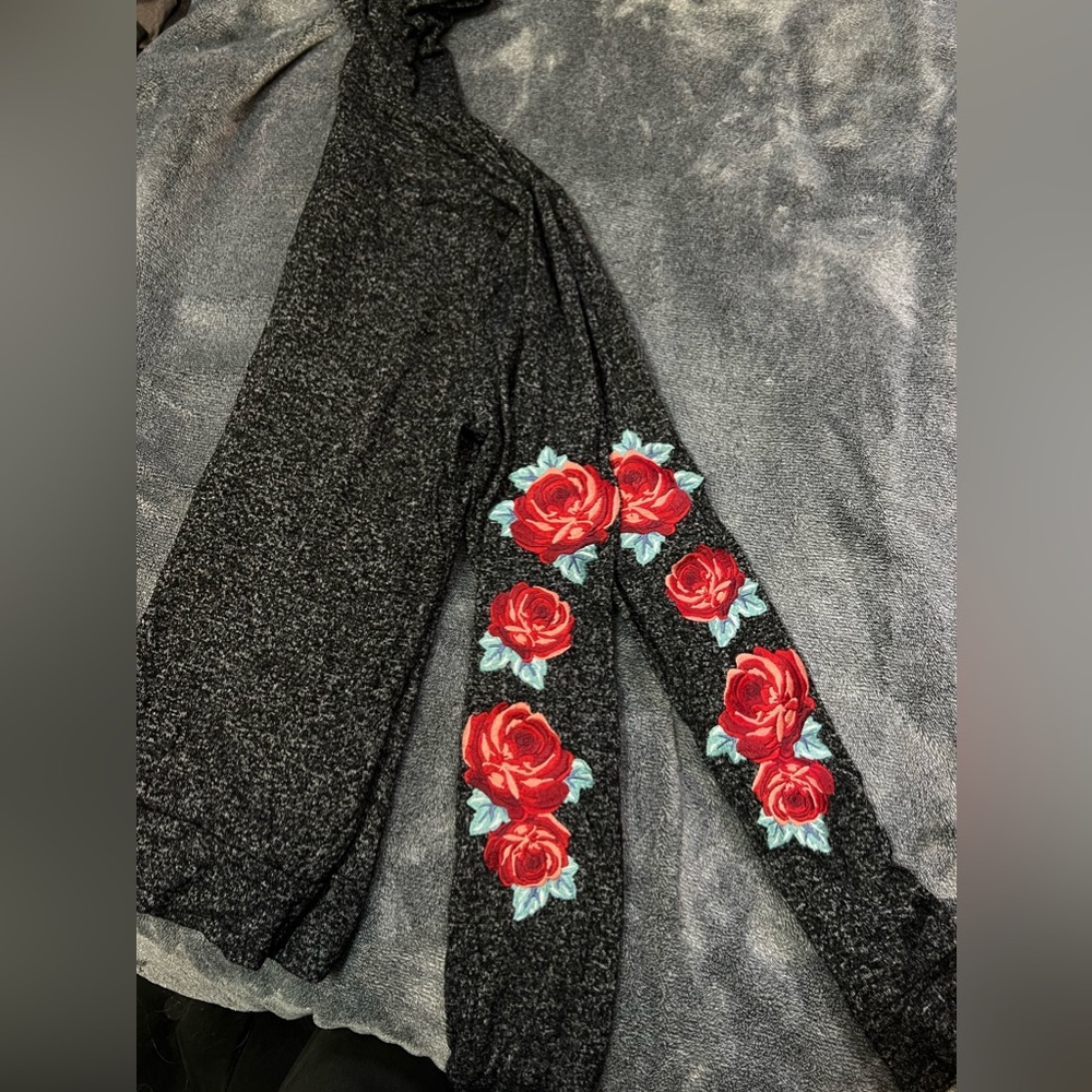 VS PINK SWEATER WITH EMBROIDERED ROSES
